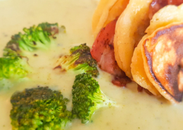 Brokkoli-Suppe mit Pancakes - Dein Rezept auf Rezept-Buch.de