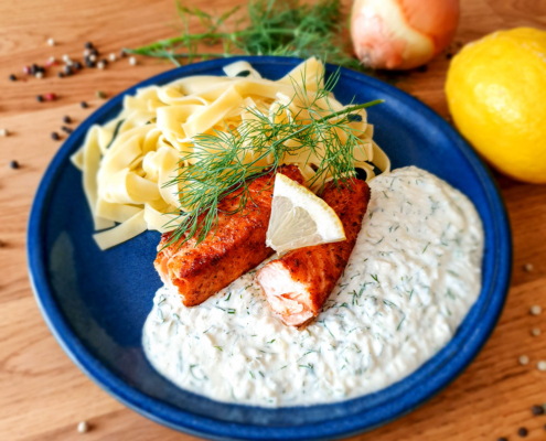 Lachsfilet mit Zitronen-Dillsauce - Dein Rezept auf Rezept-Buch.de